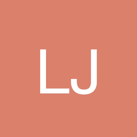 Profile Picture of Lakisha Jackson (@scorpian40) on Poshmark