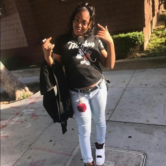 Profile Picture of Naya Sims-brown (@naybrazy) on Poshmark