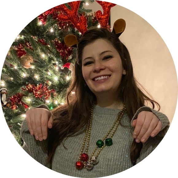 Profile Picture of Ashley Renninger (@ashleyroxyersox) on Poshmark