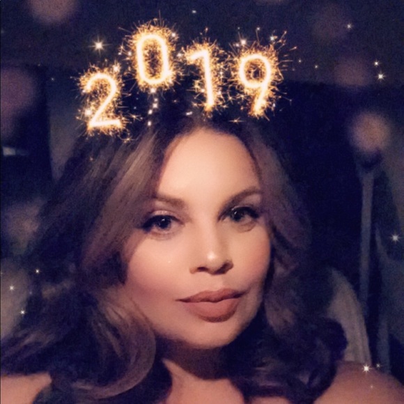 Profile Picture of Natina Alvarez rodriguez (@fashion_717) on Poshmark