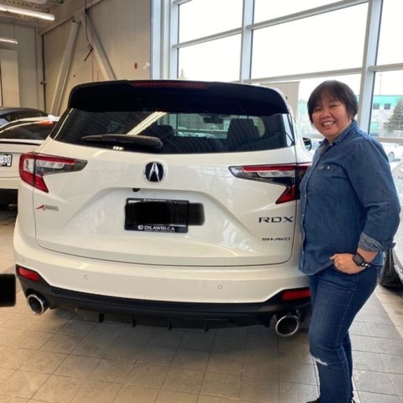 Profile Picture of Eva Billones (@billones_eve) on Poshmark