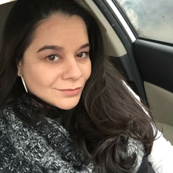 Profile Picture of Dena Votto (@denavotto) on Poshmark
