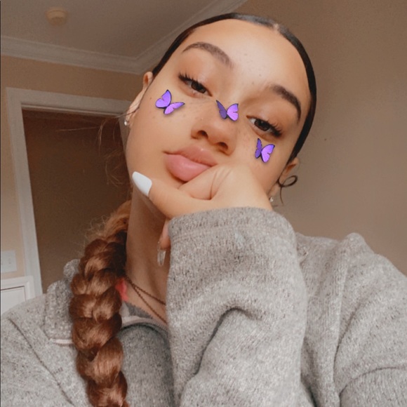 Profile Picture of Sedra Aburabee (@sedrasscloset) on Poshmark