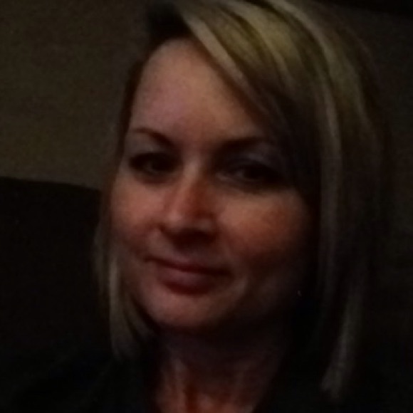 Profile Picture of Tammy Crain (@tammycrain) on Poshmark