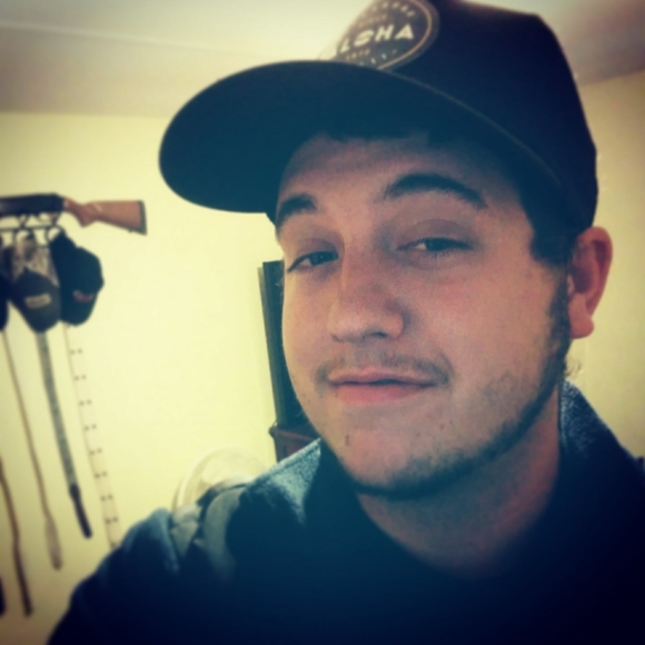 Profile Picture of Zack Mitchell (@zackthehippy) on Poshmark