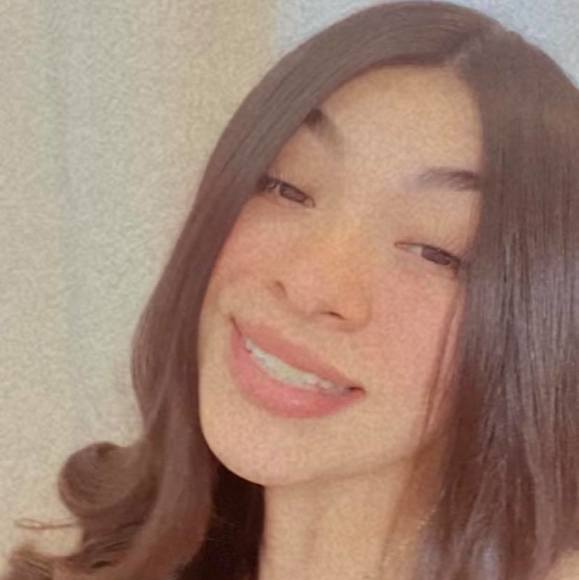 Profile Picture of Katherine Gordillo (@katherinegordil) on Poshmark