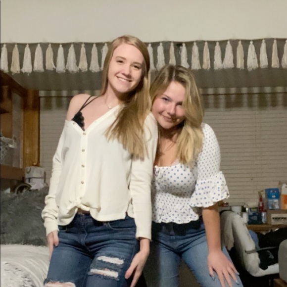 Profile Picture of Lorelei Mitchell (@loreleimitchell) on Poshmark