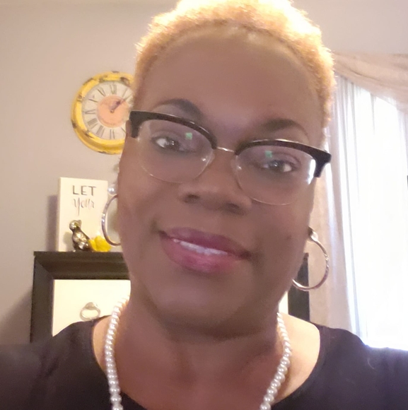 Profile Picture of Cassandra Mageebluereese (@cass627blue) on Poshmark