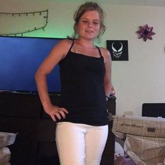 Profile Picture of melbastarache (@melbastarache) on Tiktok