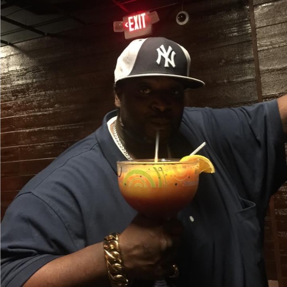 Profile Picture of Derek Bacote (@derek_bacote) on Poshmark