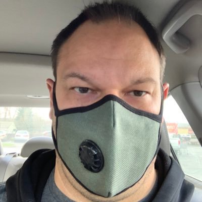 Profile Picture of  🛫 Chris Farrell (@1pairofshoes) on Twitter