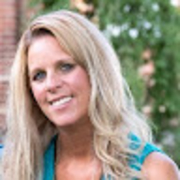 Profile Picture of Adrienne Lepper (@adriennelepper) on Poshmark