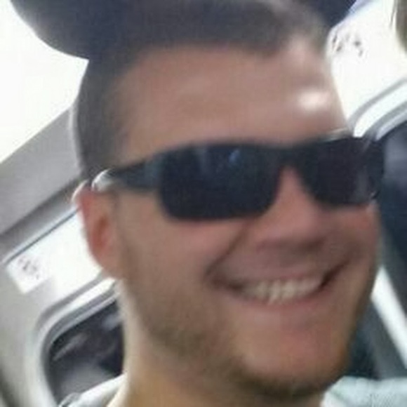 Profile Picture of Aleksey Tash (@aleksey1988) on Poshmark