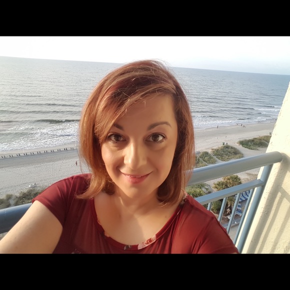 Profile Picture of Tina Kladis (@trashbag26) on Poshmark