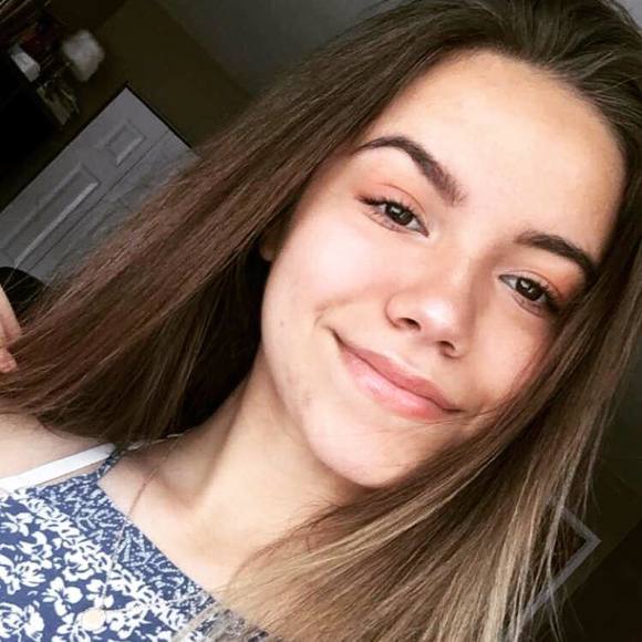Profile Picture of Sharon Novaes (@sharonnovaes) on Poshmark