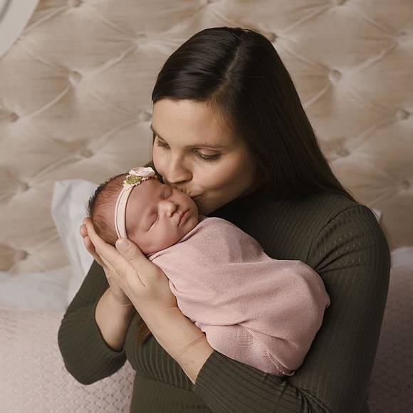 Profile Picture of Cameon Ohmes (@cchilders214) on Poshmark