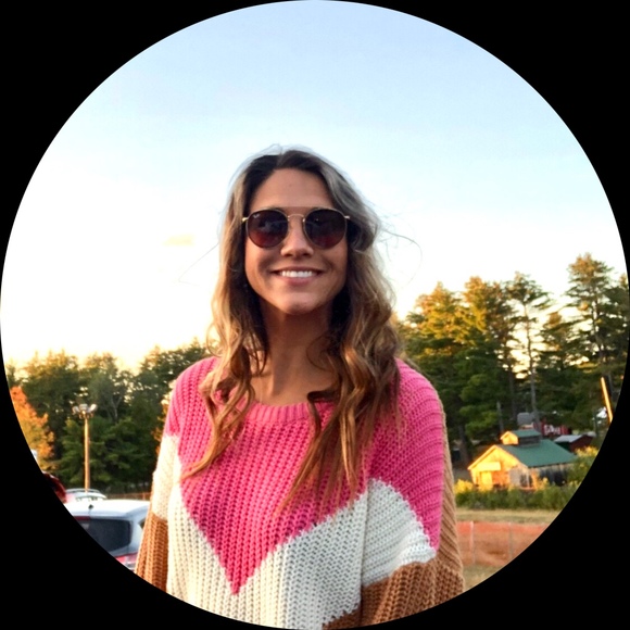 Profile Picture of Tamara Small (@tamarasmall8989) on Poshmark