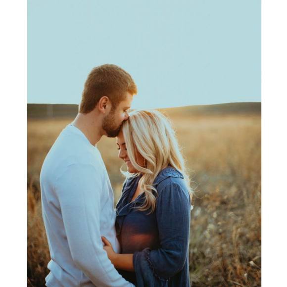 Profile Picture of Kristin Condoleon (@kcondoleon) on Poshmark