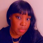 Profile Picture of Cassandra Downes (@lifesizeandtiny) on Instagram
