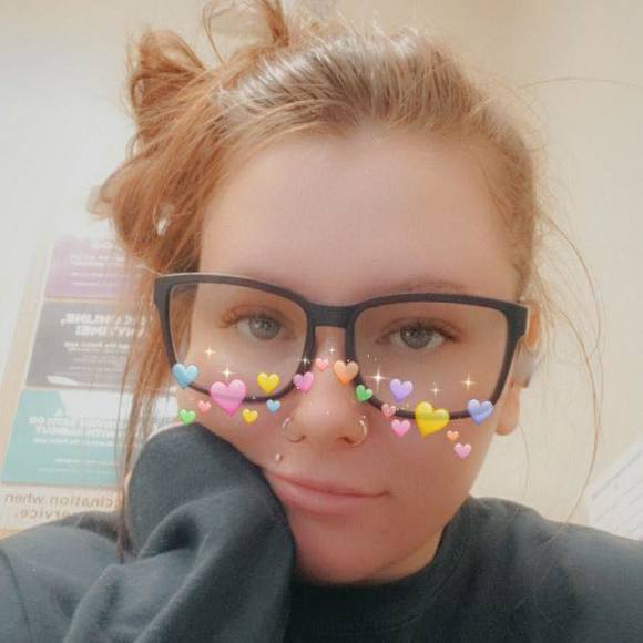 Profile Picture of Amber Lowe (@amfam12) on Poshmark