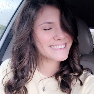 Profile Picture of Erma (@EmmaHooks2) on Twitter