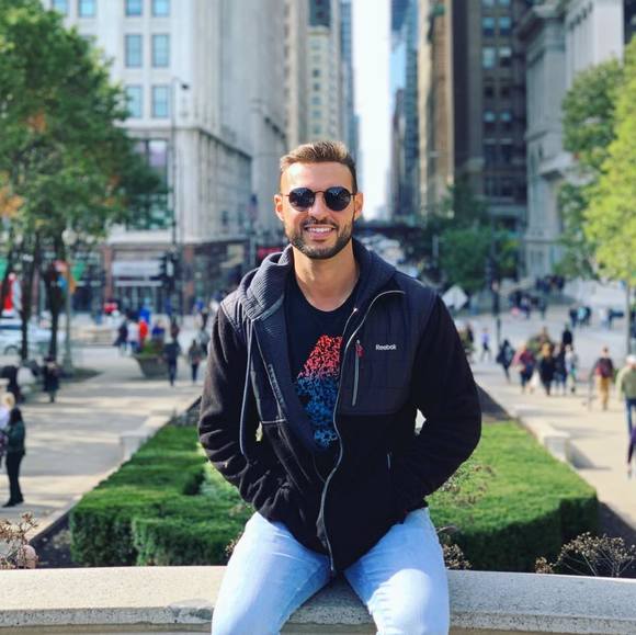 Profile Picture of Jonathan Mota (@jonathan_mota) on Poshmark