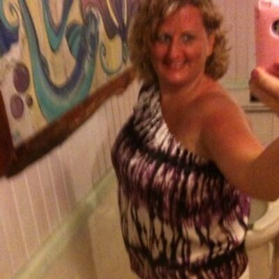 Profile Picture of Heather Eaton (@lhe1974) on Twitter