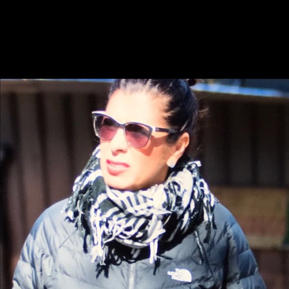 Profile Picture of Minerva Chavez (@minerva60) on Poshmark