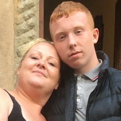 Profile Picture of Vicky Bennett (@vickybennett13) on Twitter