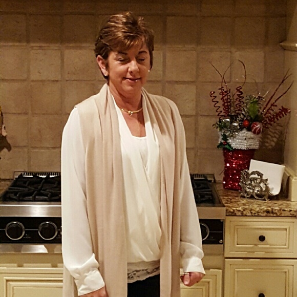 Profile Picture of Kim Gallagher (@j2concrete) on Poshmark