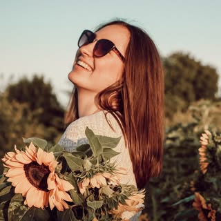 Profile Picture of INSPO | LIFESTYLE | TRAVEL (@kim_drew) on Instagram