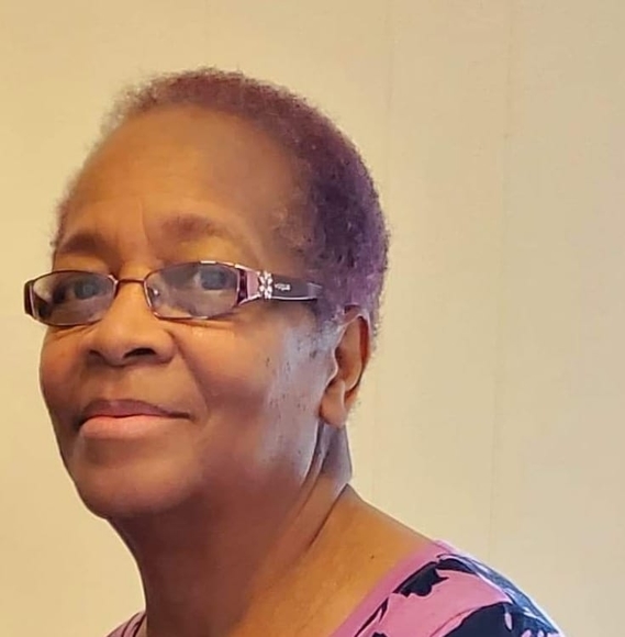 Profile Picture of Verna Thomas baird-jones (@vernaojones) on Poshmark