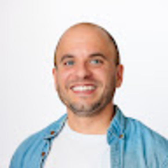 Profile Picture of Benjamin Cueni (@benjaminscueni) on Poshmark