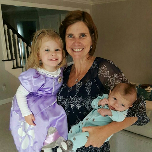 Profile Picture of Larae Lunderstadt (@larae512) on Poshmark