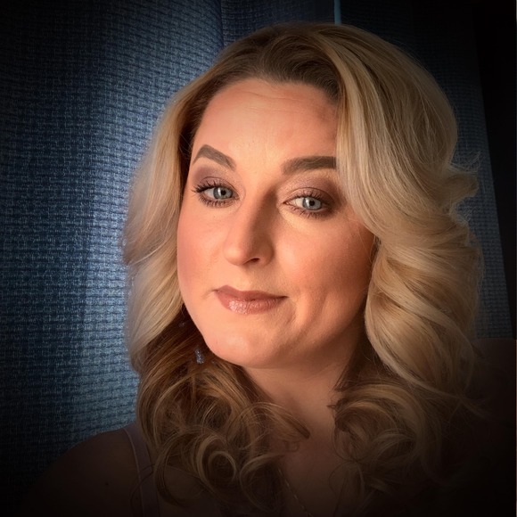 Profile Picture of Alona Kahrig (@alona36) on Poshmark