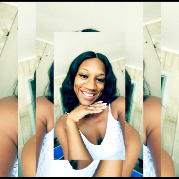Profile Picture of Sharae Dudley (@sharaedudley1) on Poshmark