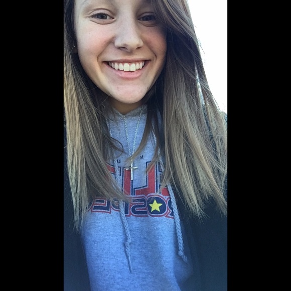 Profile Picture of Juliann Kirby (@juliannnicole) on Poshmark