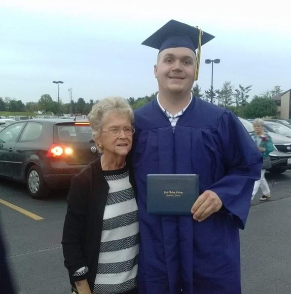 Profile Picture of Austin Braconier (@abraconier) on Poshmark