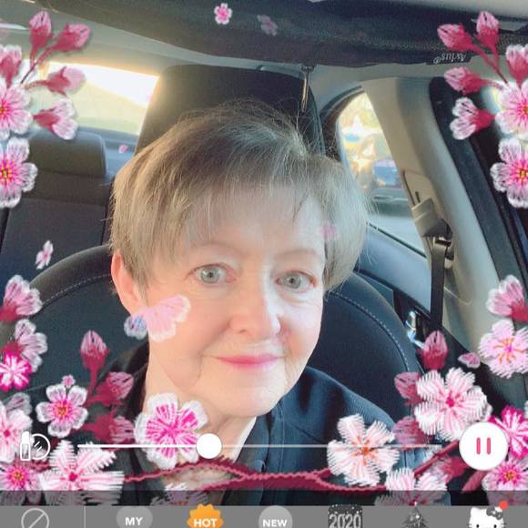 Profile Picture of Beverly Spence (@beverly_spence) on Poshmark