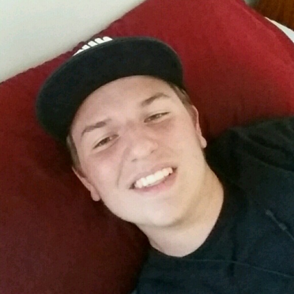 Profile Picture of Jesse Caronna (@thabeast0129) on Poshmark