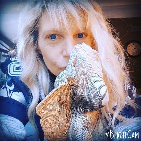 Profile Picture of Angela Barkus (@badkitty73) on Poshmark