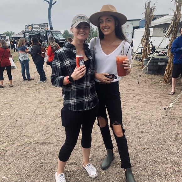 Profile Picture of Jordan Schaefer (@schaeferjordan) on Poshmark