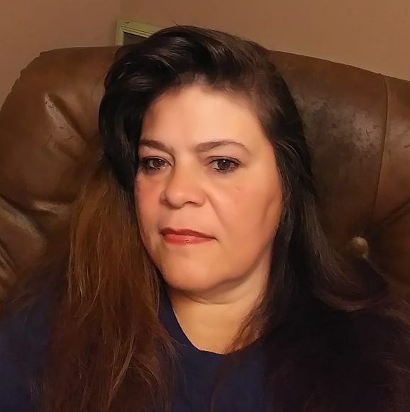 Profile Picture of Carlene Hubbard (@carlene_hubbard) on Poshmark