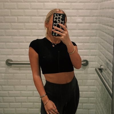 Profile Photo of AnnaGray Petree (@Annagrayy_) on Twitter