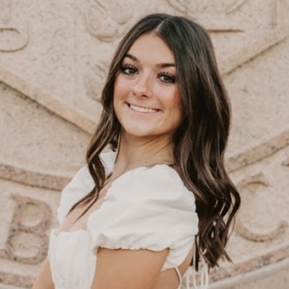 Profile Picture of Cameron Lecates (@camlecates) on Poshmark