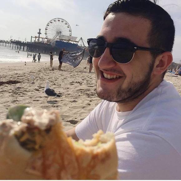 Profile Picture of Raymond Hodge (@bomeray) on Poshmark