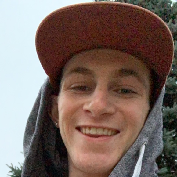 Profile Picture of Kade Kennelly (@kadekennelly1) on Poshmark