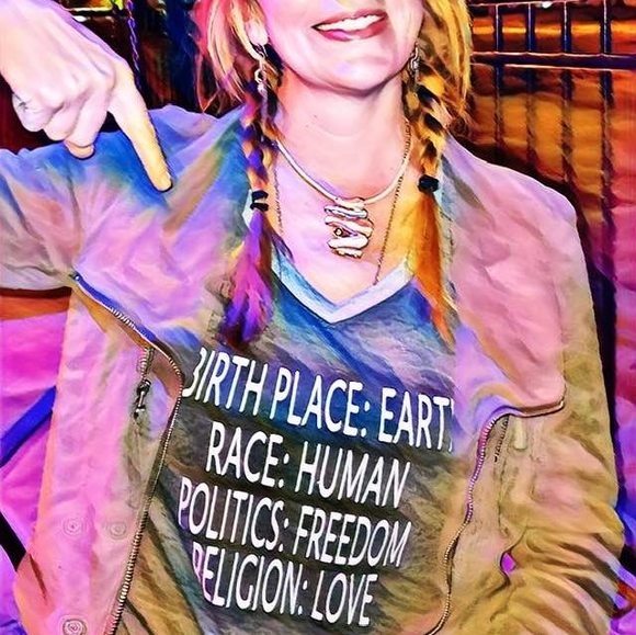 Profile Picture of Erin Bjornberg (@ebjornberg) on Poshmark