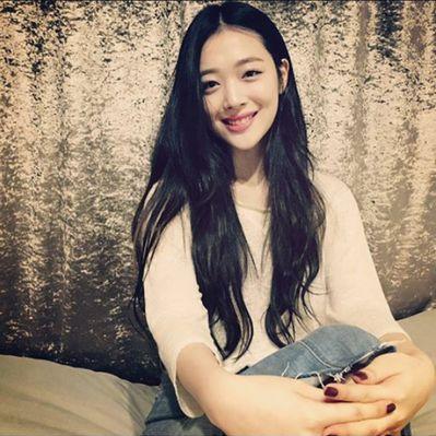 Profile Picture of Jinri Choi (@sulli_ian) on Twitter
