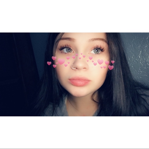 Profile Picture of Maranda Heffelbower (@mheffelbower) on Poshmark